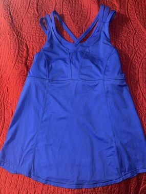 Lululemon Beat the Heat tank top, with built in bra size 6